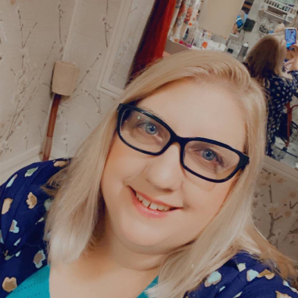 Meet your Posher, Courtney